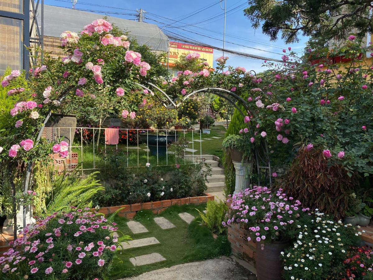 דה לאט Homestay Khu Vuon Hoang Gia מראה חיצוני תמונה