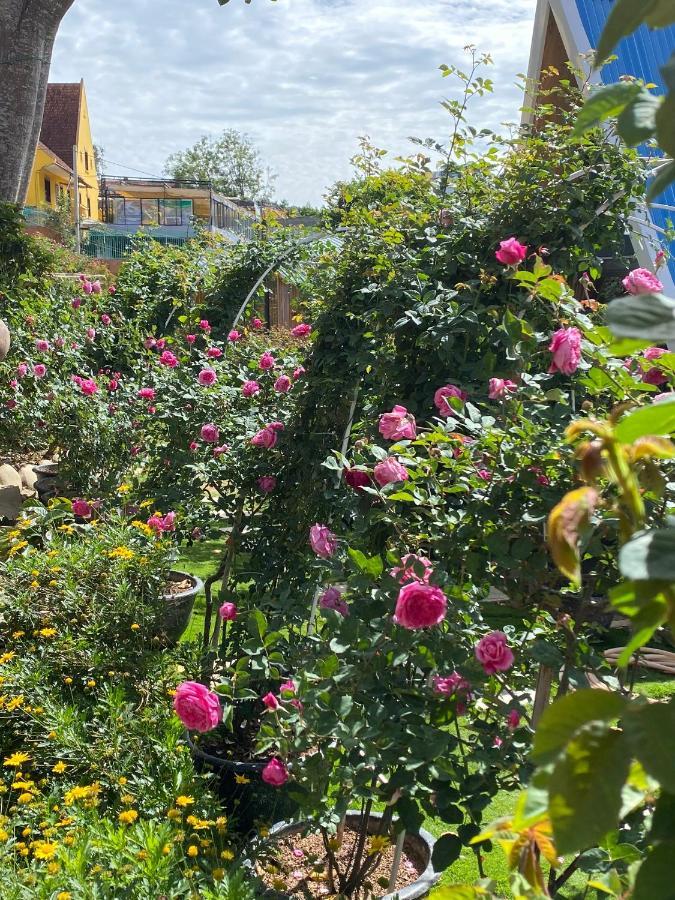 דה לאט Homestay Khu Vuon Hoang Gia מראה חיצוני תמונה