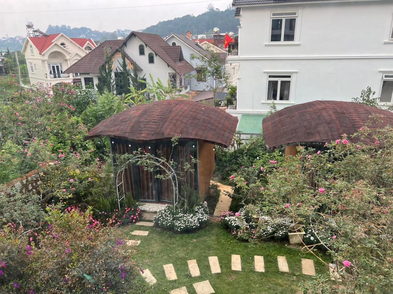 דה לאט Homestay Khu Vuon Hoang Gia מראה חיצוני תמונה